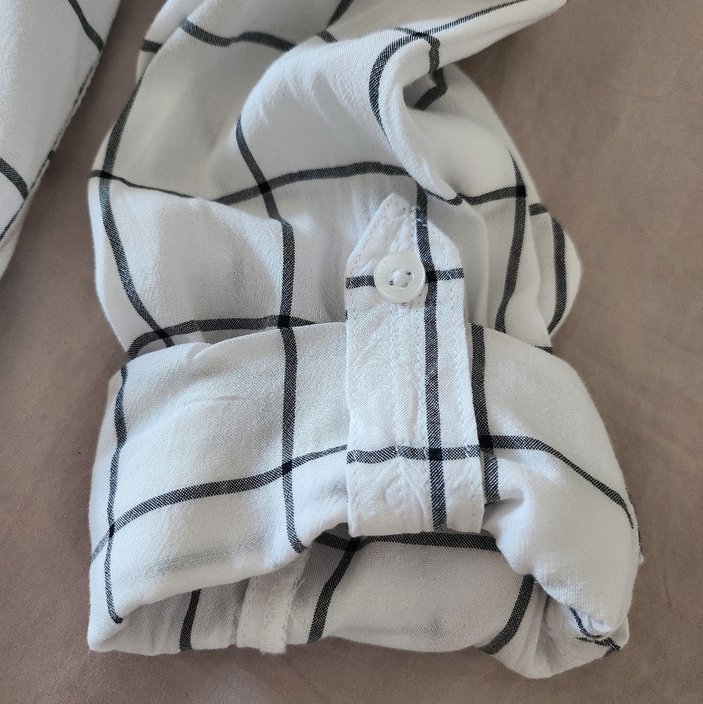 A&F Windowpane Print Button Down Shirt - Picture 7 of 8